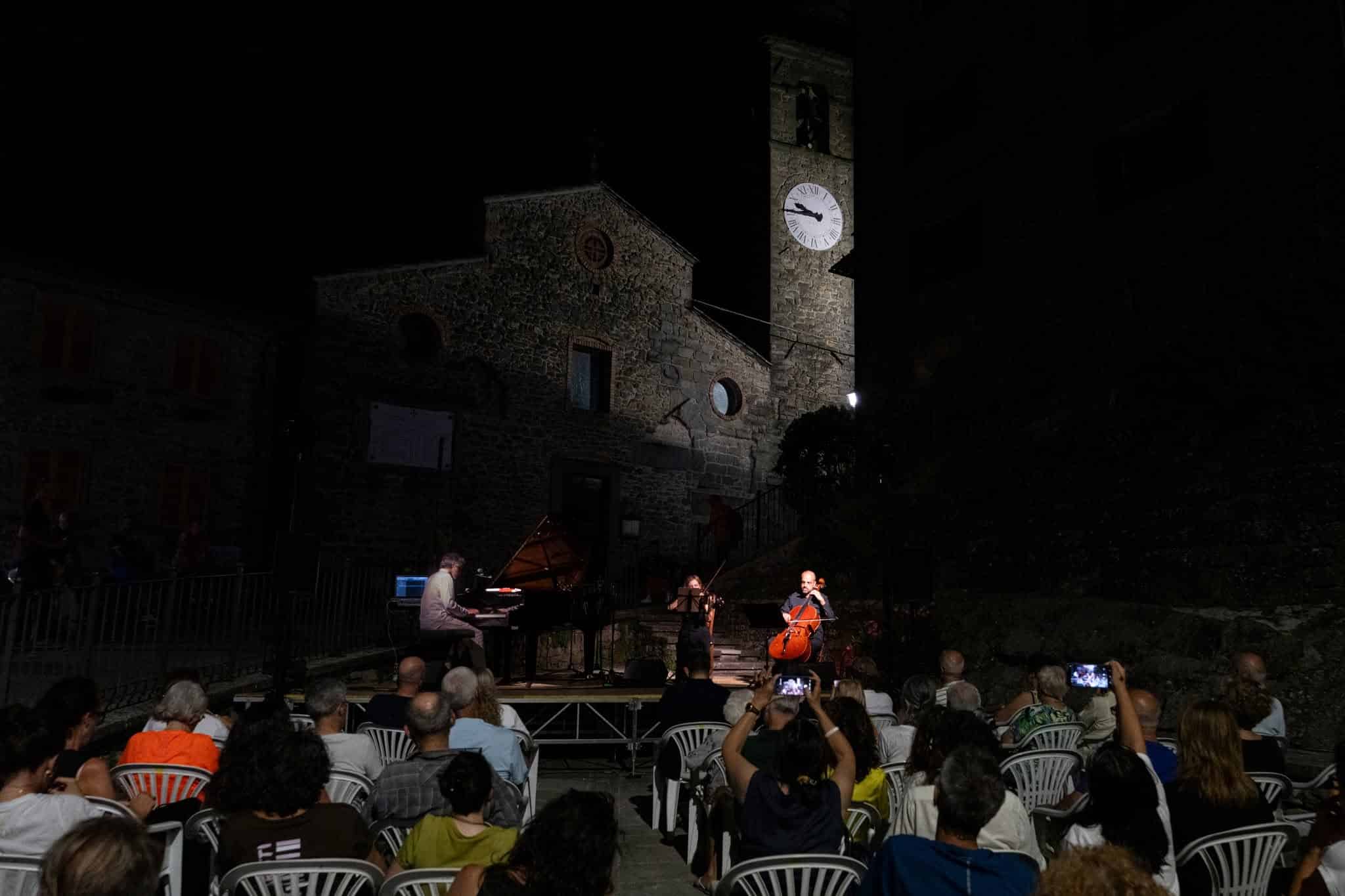 A Raggiolo la musica diventa cammino, incontro e ospitalità